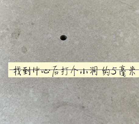 阿克苏地瓷砖空鼓维修公司专业解答在瓷砖铺贴过程中，如果砂料搅拌不均匀，将会带来以下问题